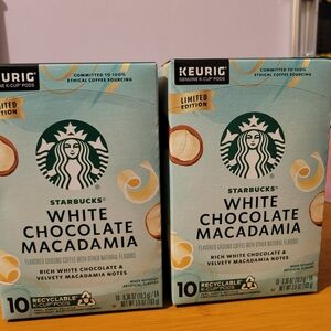 Starbucks White Chocolate Macadamia K-Cup Pods - Teal and Green Accents